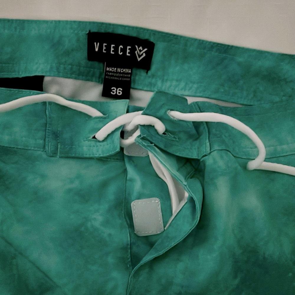 VEECE~Board Shorts / Stretch / Like New - Picture 9 of 15